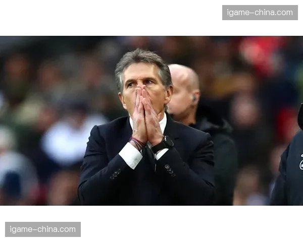 里尔防守教练皮埃尔-杜切斯内接受专访，详解训练中如何演练两种防守的切换信号